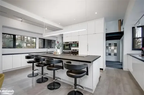 1040 Sunny Bay Lane Gravenhurst ON P1P 1R1