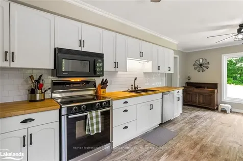 1035 Pebble Brook Lane Algonquin Highlands ON K0M 1J1