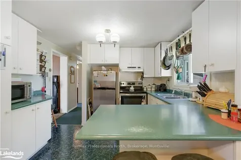 407 Ravensglen Crescent Huntsville ON P1H 1L7