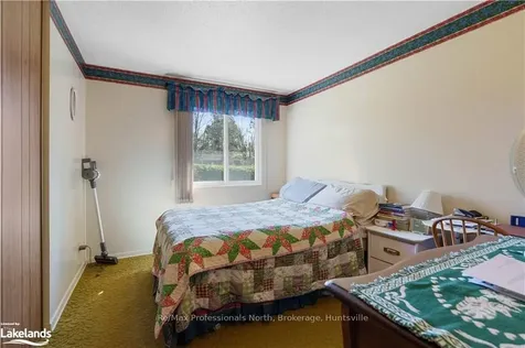 407 Ravensglen Crescent Huntsville ON P1H 1L7