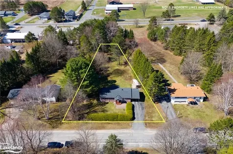 407 Ravensglen Crescent Huntsville ON P1H 1L7