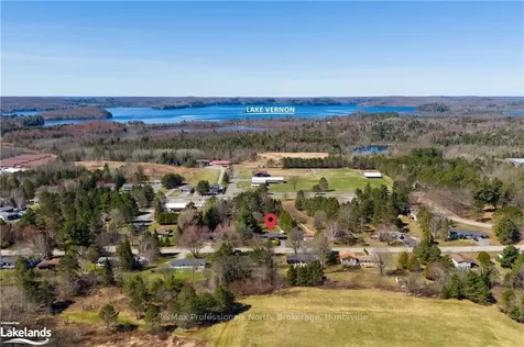 407 Ravensglen Crescent Huntsville ON P1H 1L7