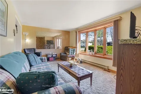 407 Ravensglen Crescent Huntsville ON P1H 1L7