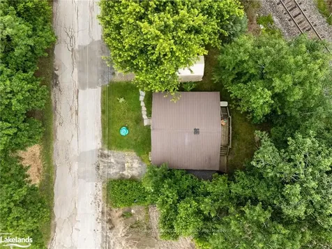2 Airport Road Huntsville ON P1H 1X7