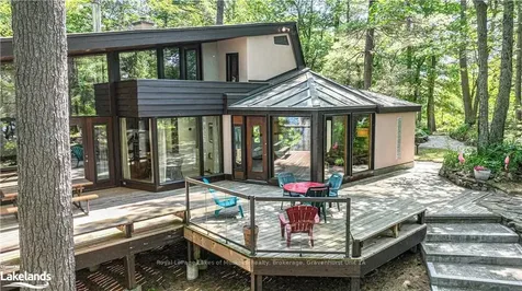 1124 Flanagan Trail Gravenhurst ON P0E 1G0