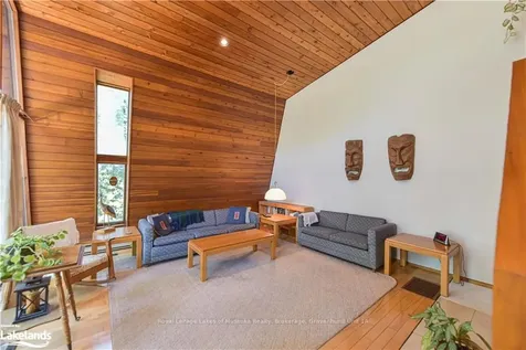 1124 Flanagan Trail Gravenhurst ON P0E 1G0