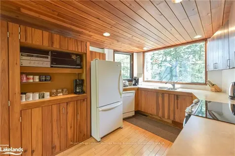 1124 Flanagan Trail Gravenhurst ON P0E 1G0