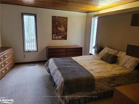 1124 Flanagan Trail Gravenhurst ON P0E 1G0