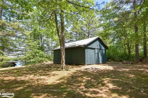 1124 Flanagan Trail Gravenhurst ON P0E 1G0