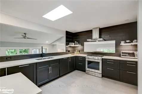 1712 Muskoka Beach Road Bracebridge ON P1P 1R1