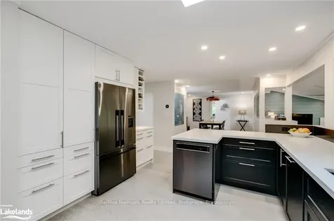 1712 Muskoka Beach Road Bracebridge ON P1P 1R1