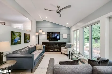 1712 Muskoka Beach Road Bracebridge ON P1P 1R1