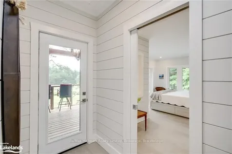 1712 Muskoka Beach Road Bracebridge ON P1P 1R1