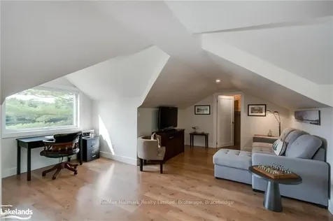1712 Muskoka Beach Road Bracebridge ON P1P 1R1