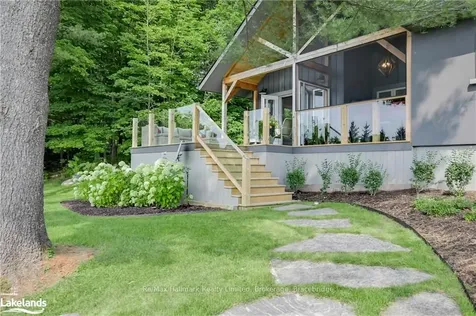 1712 Muskoka Beach Road Bracebridge ON P1P 1R1