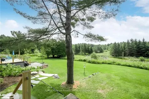 1712 Muskoka Beach Road Bracebridge ON P1P 1R1