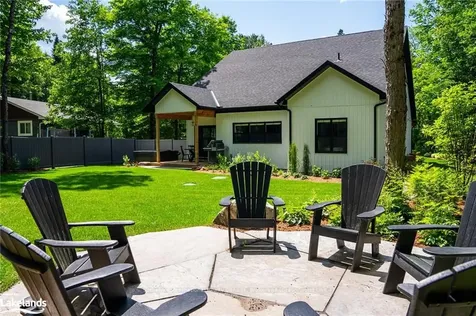 189 Balsam Chutes Road Huntsville ON P0B 1L0