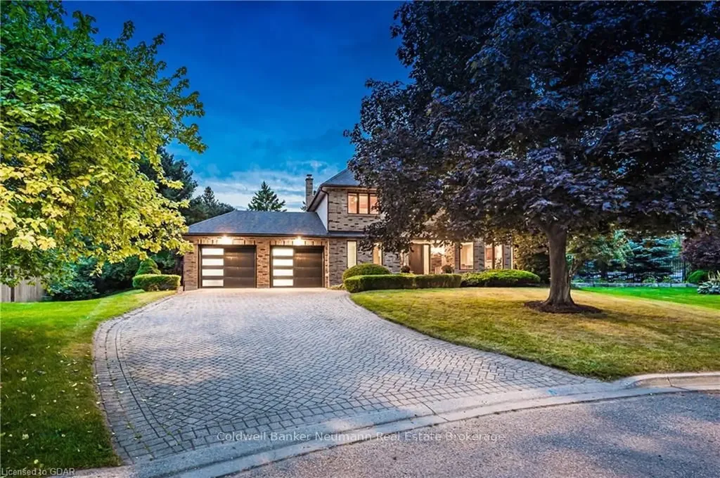16 Fernbank Place Guelph ON N1C 1A7