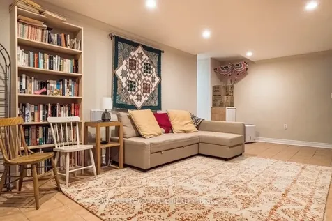 12 Bond Street S Hamilton ON L8S 1S7