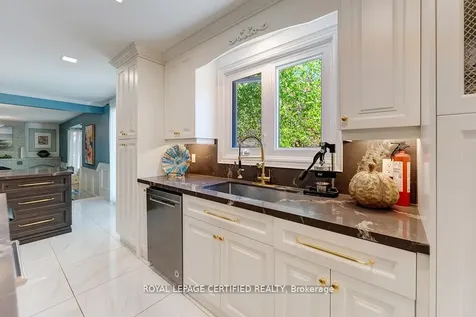 10 Karendale Crescent Hamilton ON L0R 1K0