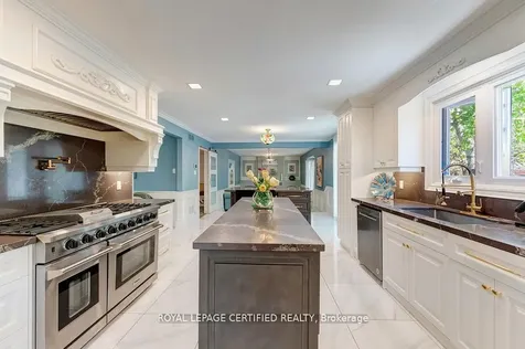 10 Karendale Crescent Hamilton ON L0R 1K0