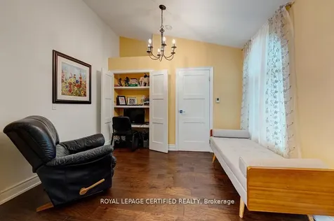 10 Karendale Crescent Hamilton ON L0R 1K0