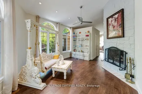 10 Karendale Crescent Hamilton ON L0R 1K0