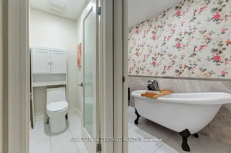 10 Karendale Crescent Hamilton ON L0R 1K0