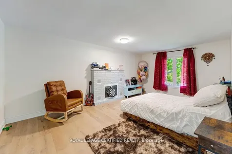 10 Karendale Crescent Hamilton ON L0R 1K0