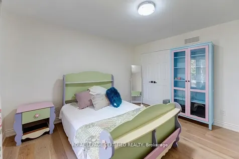 10 Karendale Crescent Hamilton ON L0R 1K0