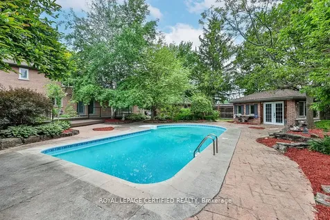 10 Karendale Crescent Hamilton ON L0R 1K0