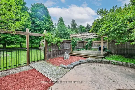 10 Karendale Crescent Hamilton ON L0R 1K0