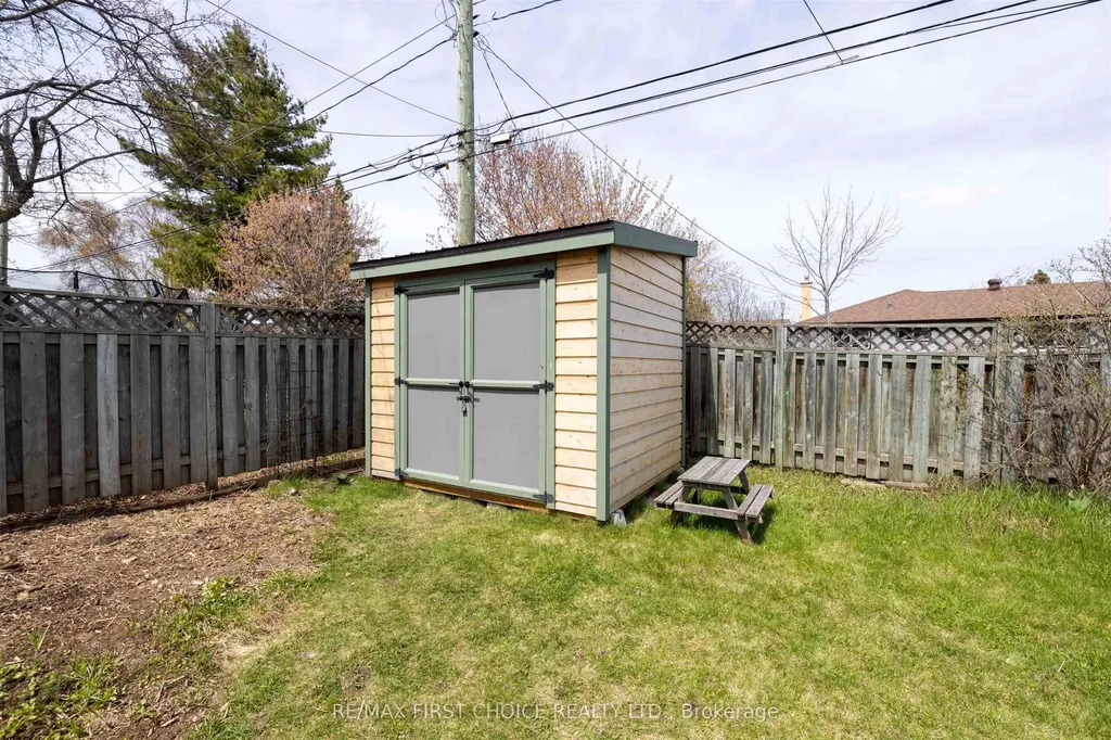120 Robinson Drive Thunder Bay ON P7A 6G5