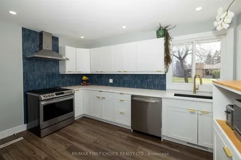 120 Robinson Drive Thunder Bay ON P7A 6G5