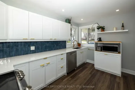 120 Robinson Drive Thunder Bay ON P7A 6G5