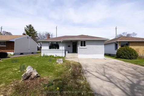 120 Robinson Drive Thunder Bay ON P7A 6G5