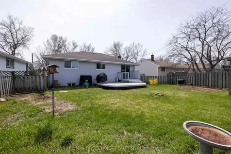120 Robinson Drive Thunder Bay ON P7A 6G5