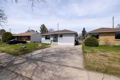 120 Robinson Drive Thunder Bay ON P7A 6G5