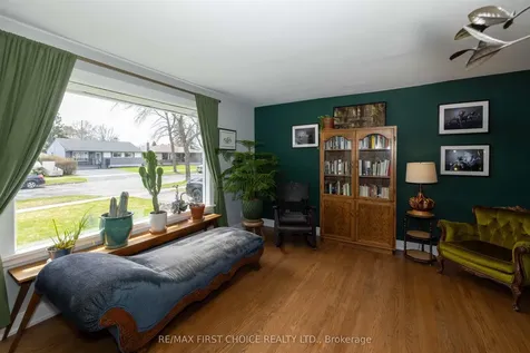 120 Robinson Drive Thunder Bay ON P7A 6G5