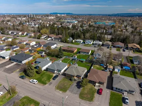 435 Dublin Avenue Thunder Bay ON P7B 5A1