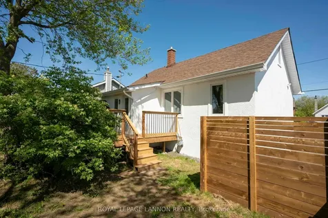 236 Mary Street W Thunder Bay ON P7E 4K6