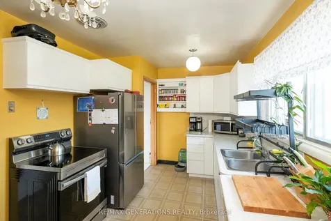 112 Ibbetson Street Thunder Bay ON P7A 7J9