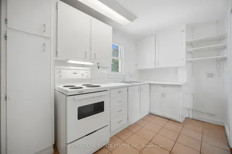 180 Oak Avenue Hamilton ON L8L 5N1