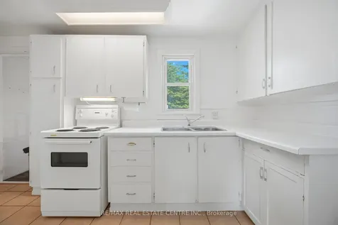 180 Oak Avenue Hamilton ON L8L 5N1