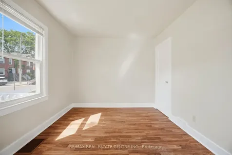 180 Oak Avenue Hamilton ON L8L 5N1