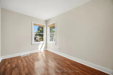 180 Oak Avenue Hamilton ON L8L 5N1
