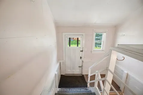 180 Oak Avenue Hamilton ON L8L 5N1