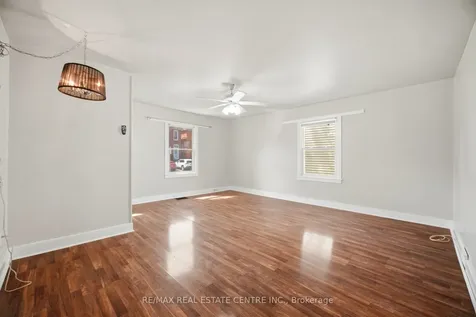 180 Oak Avenue Hamilton ON L8L 5N1