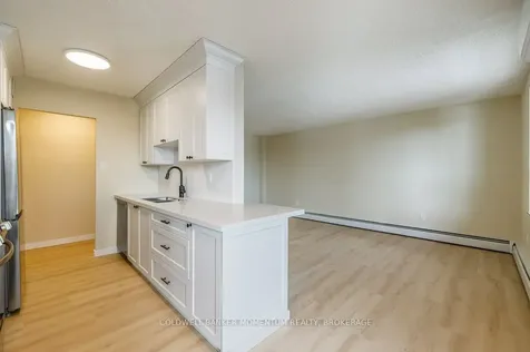 6390 Huggins Street Niagara Falls ON L2J 1H1
