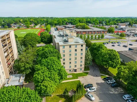 6390 Huggins Street Niagara Falls ON L2J 1H1